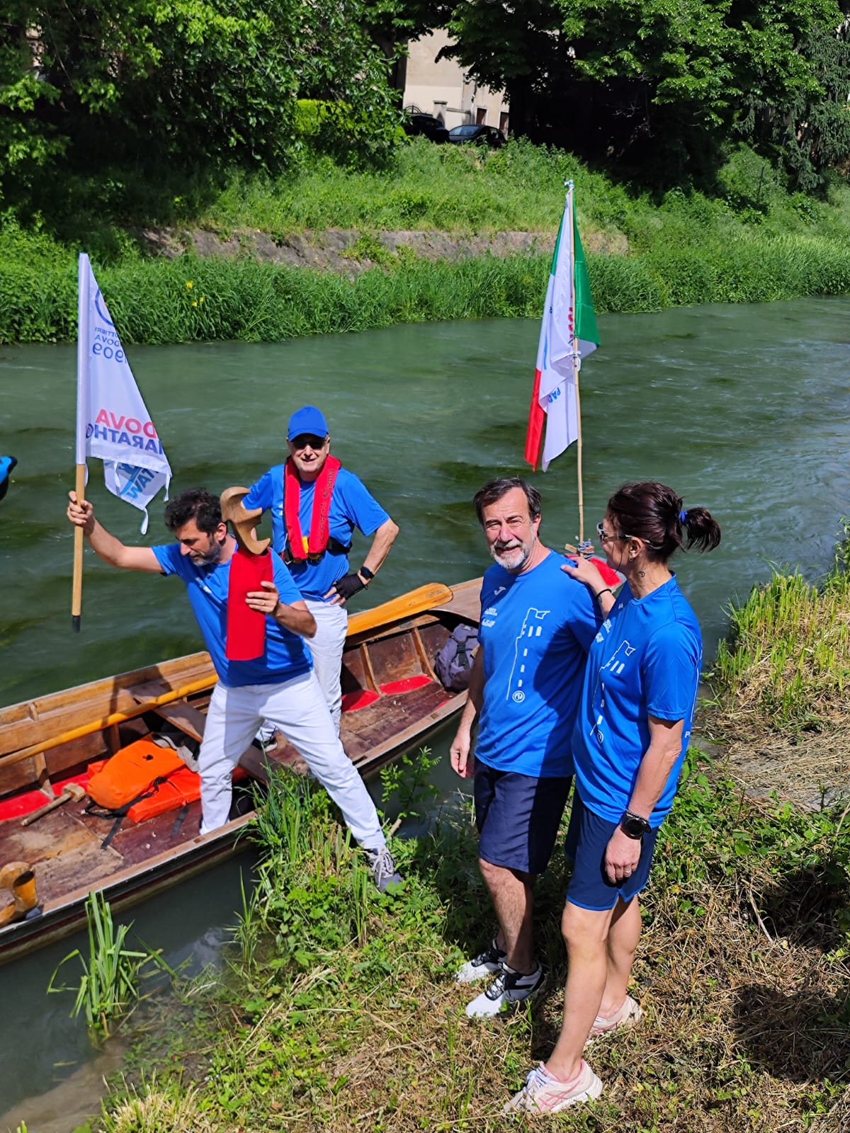 Featured image for “La staffetta di voga veneta: tradizione in acqua alla Padova Water Marathon”